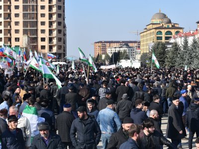      Мешали задерживать протестующих. Полицейских из Ингушетии обвиняют в неисполнении приказа
    