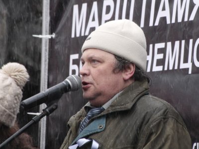      «Я достал куклу Путина и плакат со стихами Надсона»
    