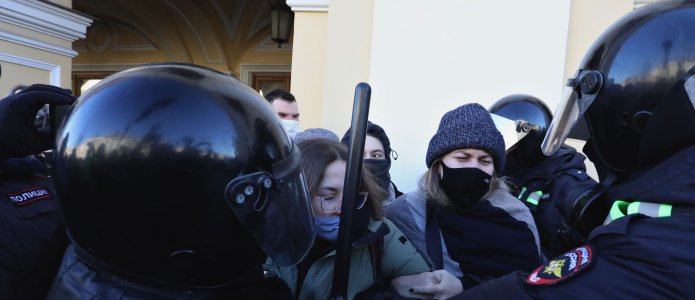 Detentions across the country: the results of protests against the war with Ukraine on February 24-27